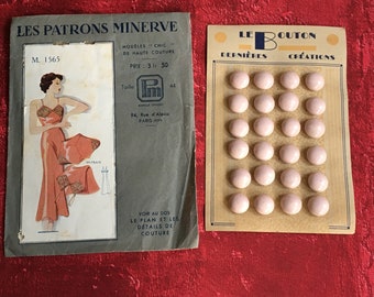 Vintage Franse set van 24 roze knopen, 1940/50 antieke knop, Parijs Frankrijk, oude knoppen Le Bouton nieuwste creaties + gratis patroon