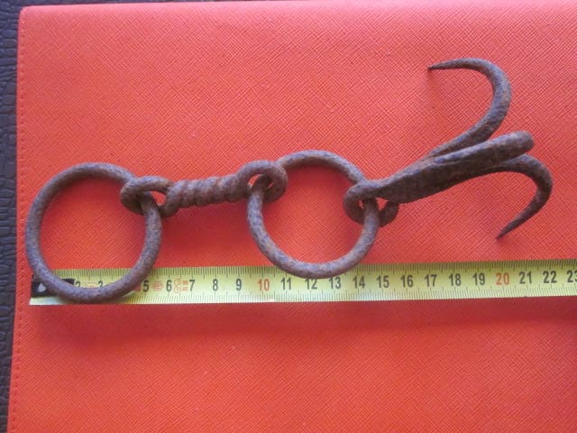 Vintage Old Navy Wrought Iron Grapple Or Pirate Used For Boarding Boats Can Be To Raise A Bucket Fro