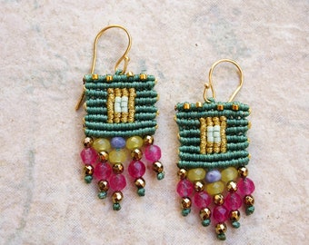 Green gold woven earrings with hematite beads - Micro macrame bohemian earrings made with agate beads