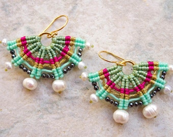 Micro macrame bohemian earrings made with pearl beads - Green gold woven earrings with hematite beads - modern pearl earrings