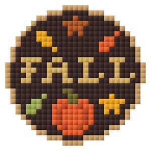 Könnte beinhalten: Ein kreisförmiges Pixel-Art-Design mit dunkelbraunem Hintergrund und dem Wort FALL in hellbeigen Blockbuchstaben. Das Motiv zeigt einen orangefarbenen Kürbis in der Mitte, einen braunen Stern, ein gelbes Blatt, ein rotes Blatt, ein grünes Blatt und einen gelben Stern.