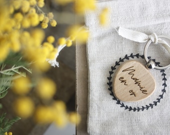 Cadeau Mamie - Porte-clés personnalisé gravé en bois