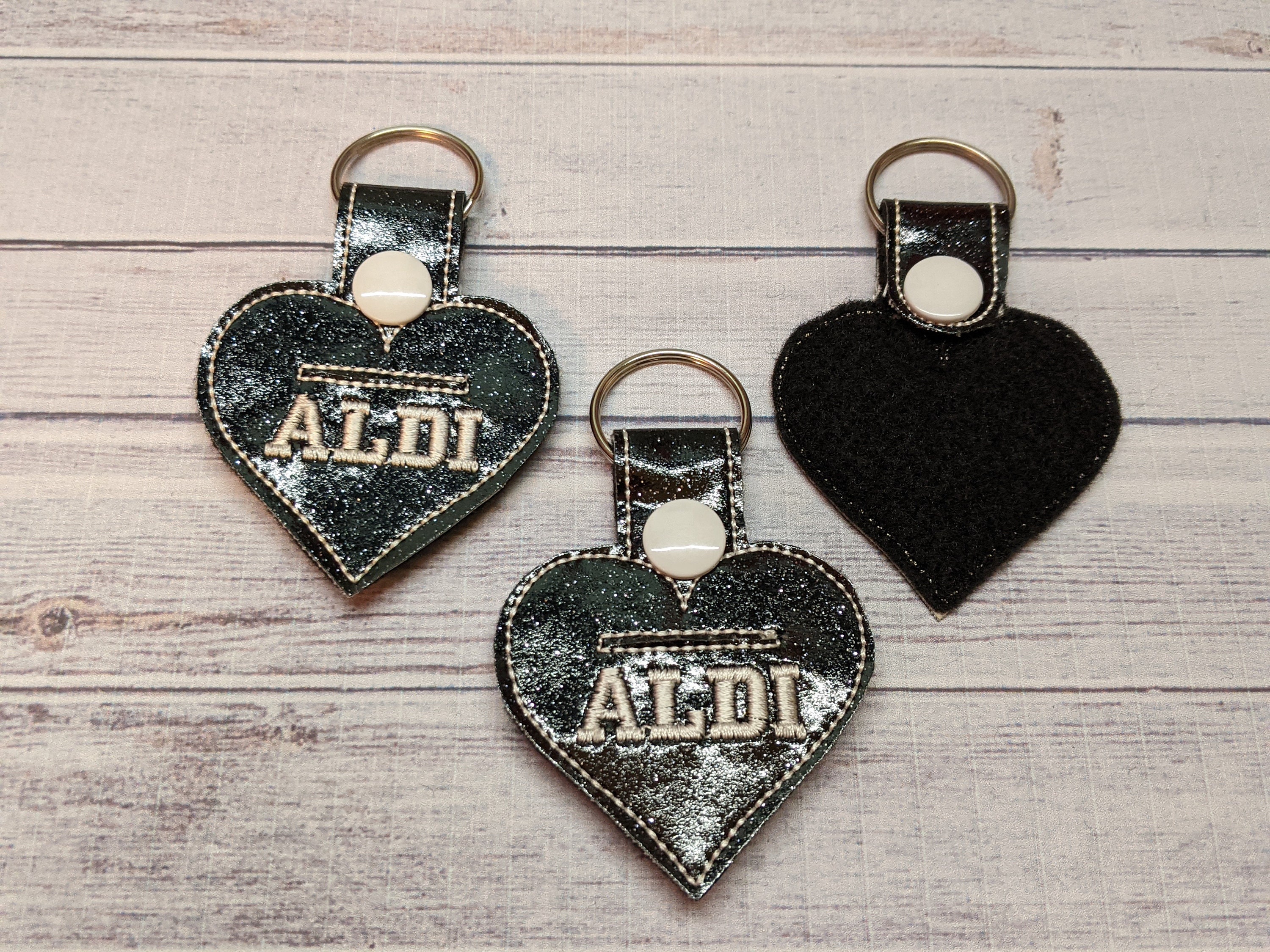 Guggenheim Museum Aangenaam kennis te maken Raad Black Aldi Quarter Keeper Key Fob Glitter Vinyl Silver - Etsy Guggenheim Museum Aangenaam kennis te maken Raad Black Aldi Quarter Keeper Key Fob Glitter Vinyl Silver - Etsy