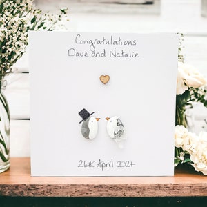 Carte de mariage pingouins personnalisée - Photo d'art en galets des mariés