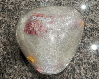 Gra w piłkę świąteczną Saran Wrap