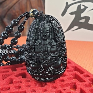 Carta spirituale calligrafica - Collana con ciondolo Buddha in ossidiana nera - Gioielli con perline buddiste - Regalo per gli amanti dello yoga - Negozio Etsy nel Regno Unito