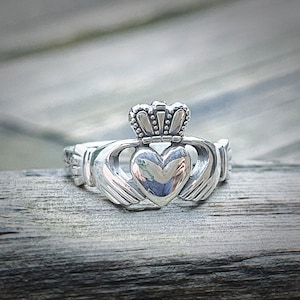 Gents Claddagh Ring, in Sterling Silver, Tradtional Irish Design, Love, Loyalty n Friendship Symbol, Mens Wedding Band, Heirloom Gift
