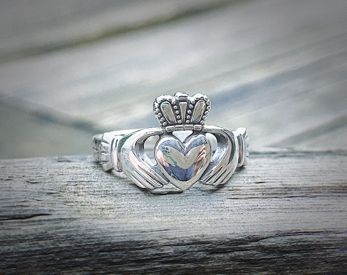 Gents Claddagh Ring, in Sterling Silver, Tradtional Irish Design, Love, Loyalty n Friendship Symbol, Mens Wedding Band, Heirloom Gift