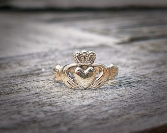 Claddagh Ring, 9ct Yellow Gold, Traditional Irish Ring of Love, Loyalty n Frendship, Heart Crown n Hands, Gift, Herloom, Irish Heritage
