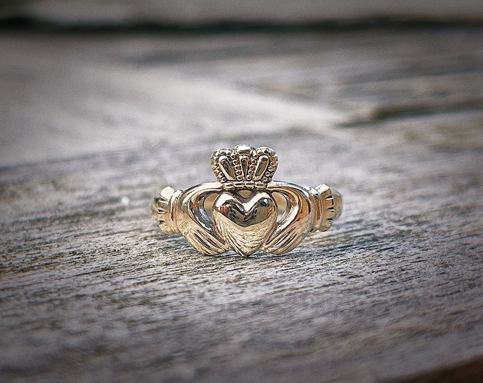 Claddagh Ring, 9ct Yellow Gold, Traditional Irish Ring of Love, Loyalty n Frendship, Heart Crown n Hands, Gift, Herloom, Irish Heritage