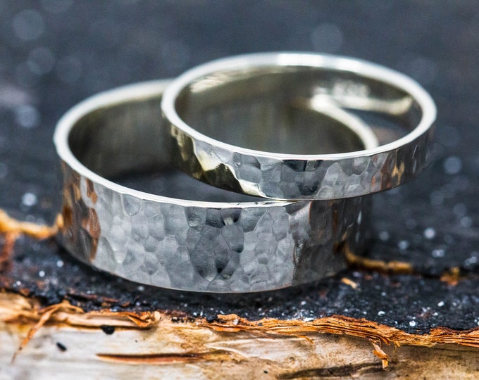 Aspectus Vitae Ring Set, in 9ct White Gold, 2mm and 4mm Wide, Handcrafted White Gold Wedding Ring Set, Hammered, Minimalistic, Simple