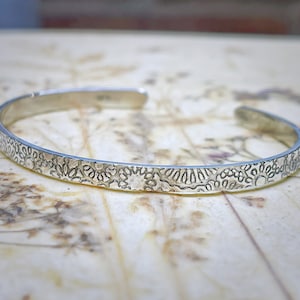 Handmade Sterling Silver Daisy Chain Cuff Bangle, Girls Cuff, Oval Shaped, With Open Ends, Adjustable, Floral Cuff Bracelet, Gift for Her
