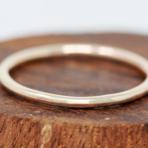 Completus Ring, 1.5mm, Polished, Classic 9ct Yellow Gold Wedding Band, 9ct Yellow Gold Stacking Ring, Timeless, Delicate, Made to Order