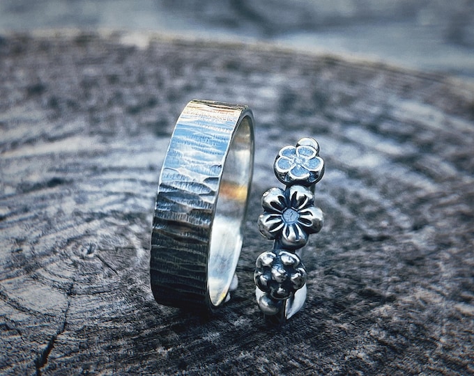 Viretus et Corolla Ring Set, Sterling Silver Wedding Rings, Tree Bark and Flower Wreath Bands, Nature Inspired Couple’s Rings, Handcrafted