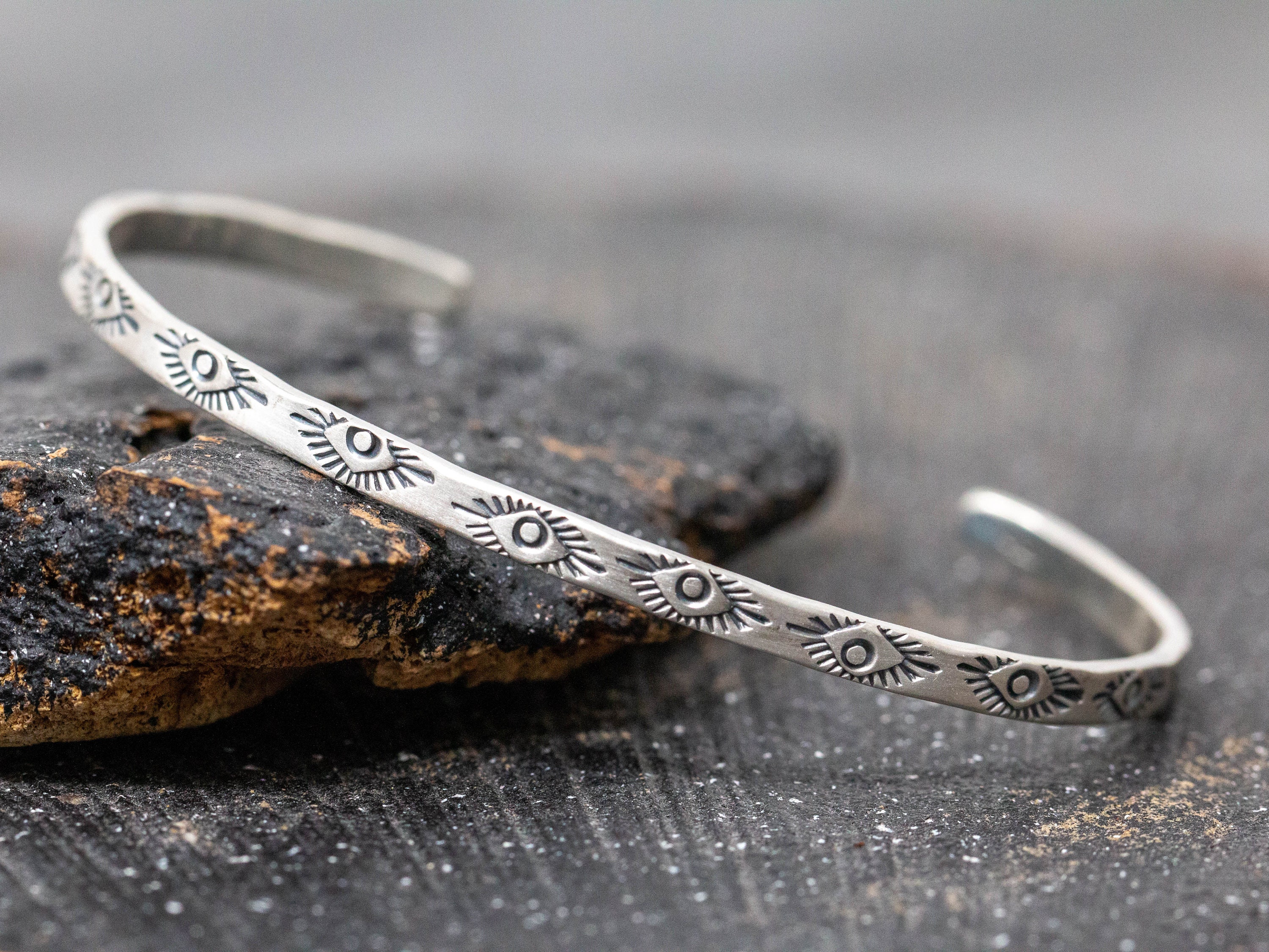Detailed Precise Intricate Native American Navajo Sterling Silver Feather Master Bracelet Detailed Precise Intricate Native American Navajo Sterling Silver Feather Master Bracelet