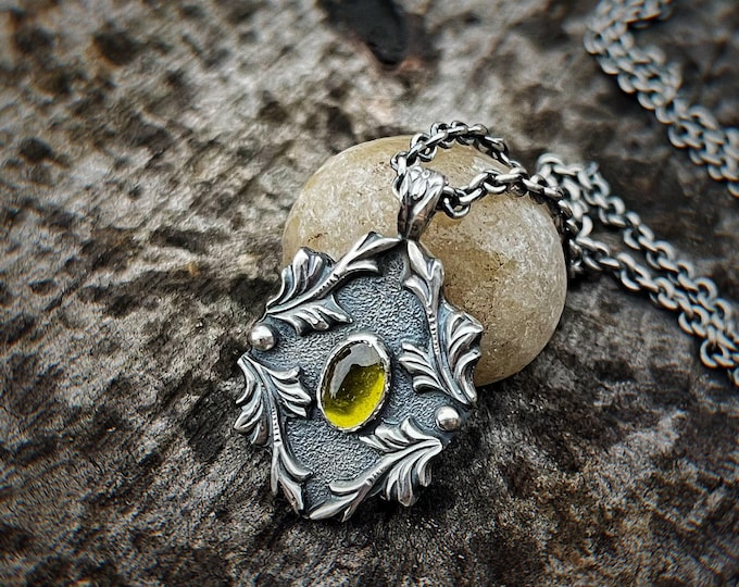 Lumen Viridis Pendant – Sterling Silver and Olive Peridot Necklace, Baroque Leaf Pendant, Handmade Green Gemstone Necklace, Elven Jewellery