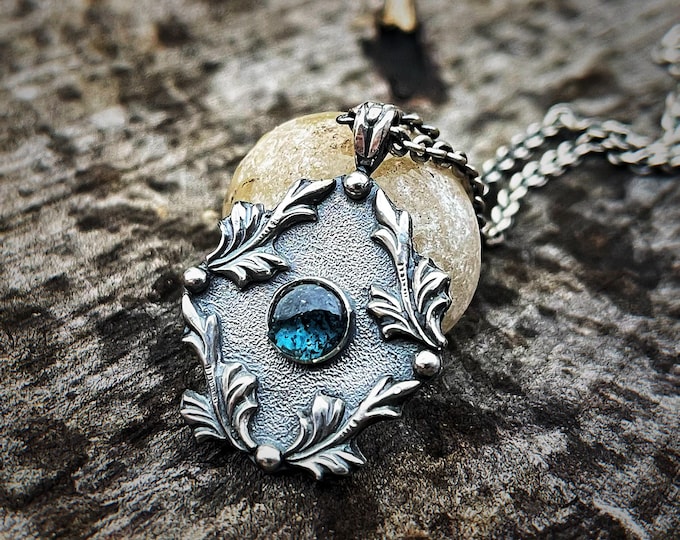 Sylvan Caeli Pendant – Elven Kyanite Necklace, Sterling Silver Forest Jewellery, Handmade Baroque Leaf Pendant, Gemstone Fantasy Necklace