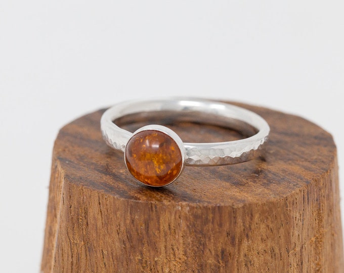 Hand forged Amber Ring, Sterling Silver Amber Cabochon Ring, Genuine Amber Stone, Baltic Amber Ring, Gift for Her, Gift for Mother