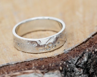 Amor Aeternus Ring, 9ct White Gold, 6mm Wide, Celestial Inpired Textured Gold Ring, Eternal Love Symbolic Wedding Ring, Rustic yet Delicate