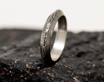 Crista Ring, Rustic Triangle Profile Sterling Silver Ring, Hand Textured Minimalist Statement Ring, Unique Ridge Design, Rustic, Artisanal