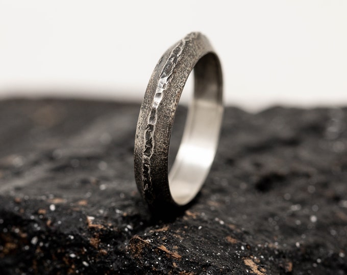 Crista Ring, Rustic Triangle Profile Sterling Silver Ring, Hand Textured Minimalist Statement Ring, Unique Ridge Design, Rustic, Artisanal