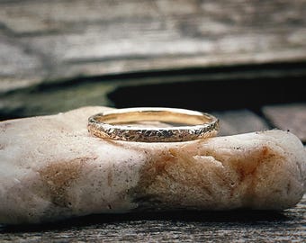 Ruptus Ring - 9ct Yellow Gold 2.3mm Organic Wedding Ring, Minimalistic Hand-Embossed Band, Unconventional Gold Ring, Rustic and Unique