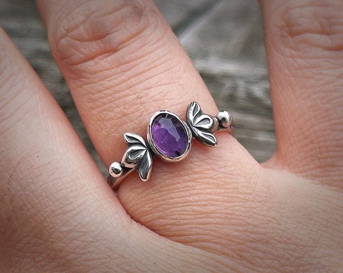 Viola Vita Ring, Sterling Silver & Amethyst Ring, Handmade Leaf Ring, 7x5mm Oval Amethyst, February Birthstone, Botanical Wedding Band