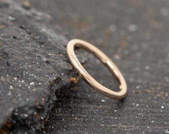 Completus Ring, 2mm Wide, in 9ct Yellow Gold, Handmade Wedding Ring, Simple, Classic, Polished, Made to Order, Unisex Ring