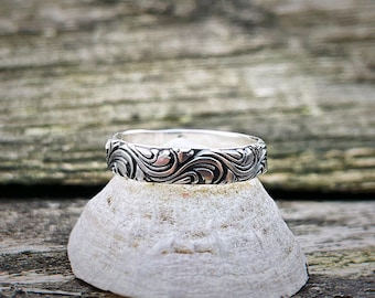 Stort Ring – Sterling Silver Wave Band, 4.5mm River Texture Ring, Oxidised Current Pattern Wedding Band, Unisex Silver Ring