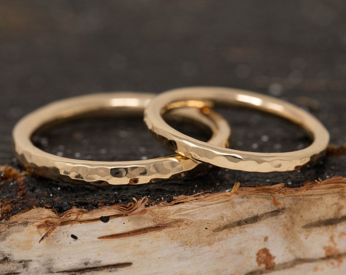 9ct Yellow Gold Speculum Vitae Ring Set, 2mm and 2.6mm, Gold Wedding Bands, Hammered Gold Ring Set, Matching Couple Rings, Couple Gold Rings