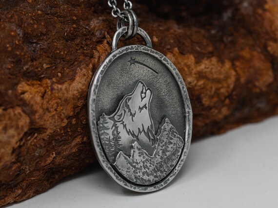 Silver lone hotsell wolf choker