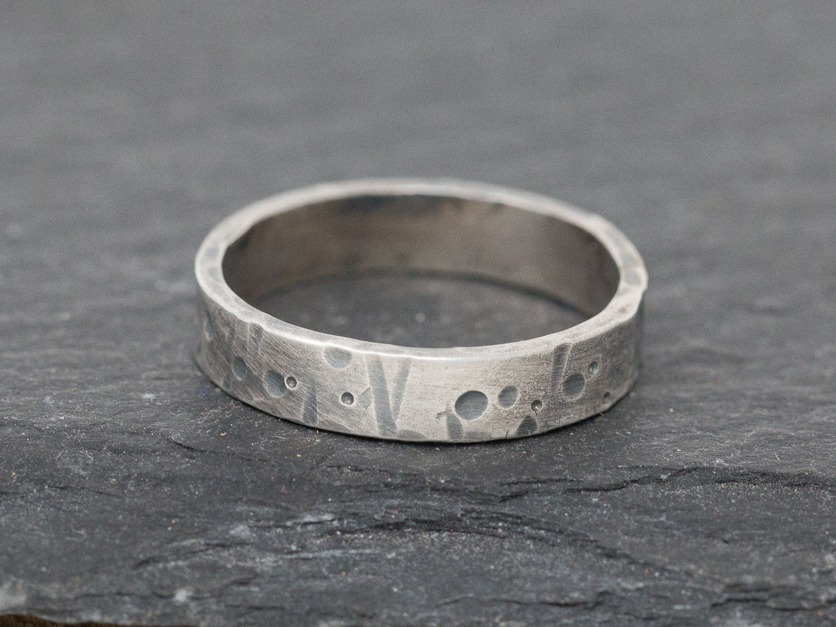 Silver wedding deals bands for him