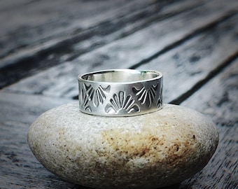 8mm, Sterling Silver Navajo Ring, Hand Stamped Floral Ring, Bloom Patterend Ring, Handmade Floral Ring, Thumb Ring, Unisex Ring
