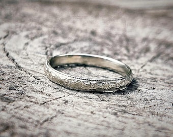 Quatre Ring in 9ct White Gold, Four-Petal Flower Pattern Band, Solid Gold Comfort Fit Ring, Handmade Wedding Band, Dainty White Gold Rin