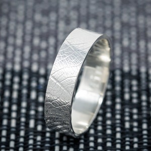6mm Wide Subtextus Ring, Sterling Silver Leaf Skeleton Patterned Ring, Unique Statement Ring, Nature Inspired, Nature Patterned
