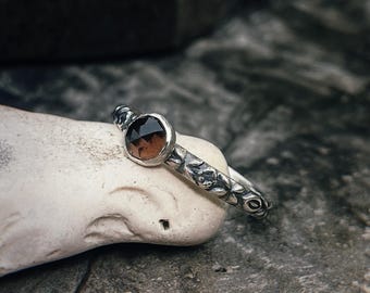 Nocturne Fumus Ring, 5mm Smoky Quartz Ring, Sterling Silver Textured Band, Minimalist Dark Stone Ring, Alternative Engagement Ring