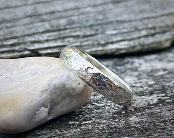 Ruptus Ring, 9ct White Gold Textured Wedding Band, 4mm Wide D-Shape, Handcrafted Hammered Gold Ring, Rustic Organic Finish, Unisex Gold Band