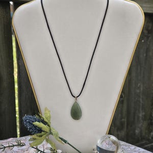 Collana con ciondolo in avventurina verde a goccia: guarigione con cristalli, ricchezza