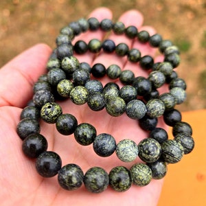 薬王石バングル　medicine king stone Grade A ⁂ Medicine King Stone (tibetan Serpentine) 8mm