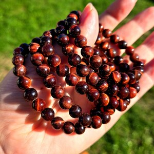 Red Tiger Eye crystal stretch bracelet, 8mm red tiger eye beaded bracelet, unisex jewelry, tiger eye bracelet, round beads, Red Tiger Eye