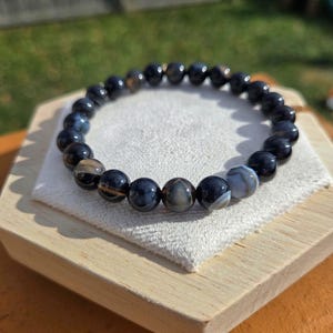 black agate crystal stretch bracelet, 2 sizes beaded bracelet, protection crystals, black banded agate bracelet, crystals for men, stretch