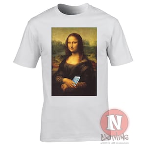 Mona Lisa smart phone T-Shirt Leonardo da Vinci 1503 Aesthetic vaporwave classic art teeshirt