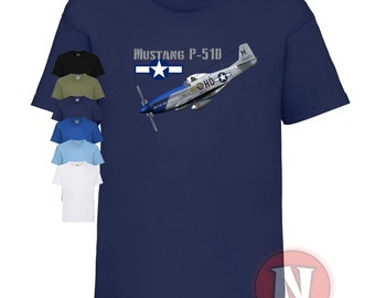 P51 Mustang kinder t-shirt. Exclusief vliegtuigontwerp uit de Tweede Wereldoorlog van Naughtees. 100% katoen, geweldig cadeau-idee