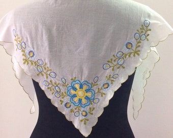 Batiste bow with blue embroidery. Georgian period accessories, 1700, 18th century. Neckerchief. Fichu. Ready to ship