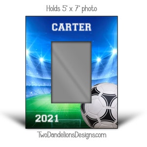 Gepersonaliseerde VOETBAL fotolijst. Houdt 5 x 7 foto. Frame 8 x 10
