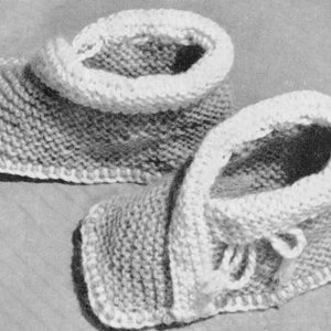 Easy Knitting Pattern 1950s Baby&#39;s Bootees PDF Digital Download - Vintage Knitting Pattern Babies Slippers Shoes Vintage 50s Baby Fashion