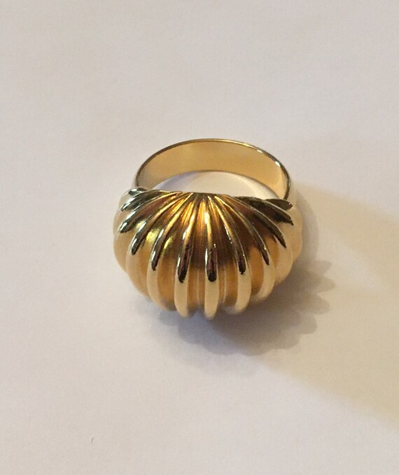 Statement gold tone & Gem