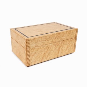 Portagioie in legno Thuya con coperchio in radica di legno