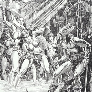 Peut inclure: Illustration en noir et blanc d'un groupe de femmes et d'un homme dans un décor de jungle. Les femmes portent des pagnes et tiennent des épées. L'homme porte un pagne et une coiffe à plumes. La scène se déroule dans une zone marécageuse avec des nénuphars et des arbres. Le texte "PLATE 6" est dans le coin inférieur droit.