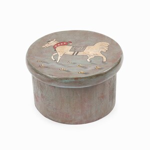 Vintage handbemalte hölzerne Shaker-Stil Box weißes Pferd